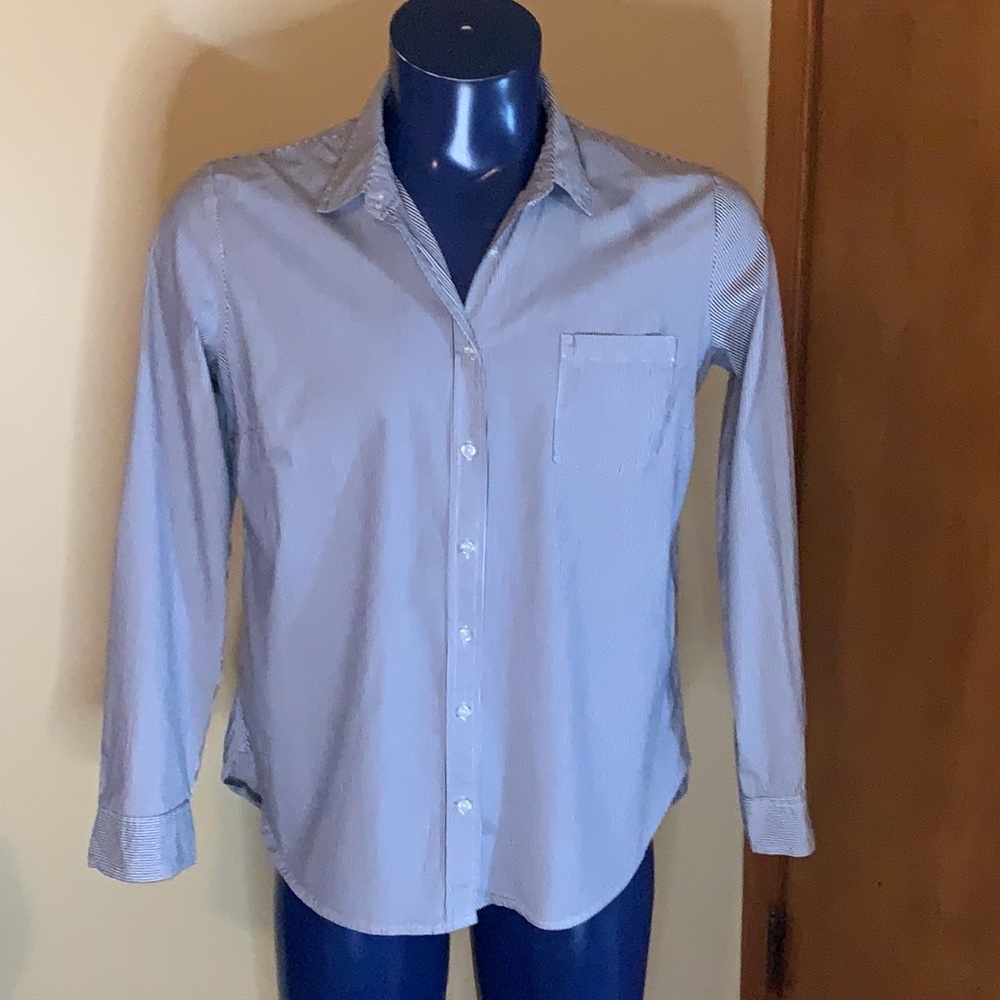 Apt. 9 Blur and White Button Up